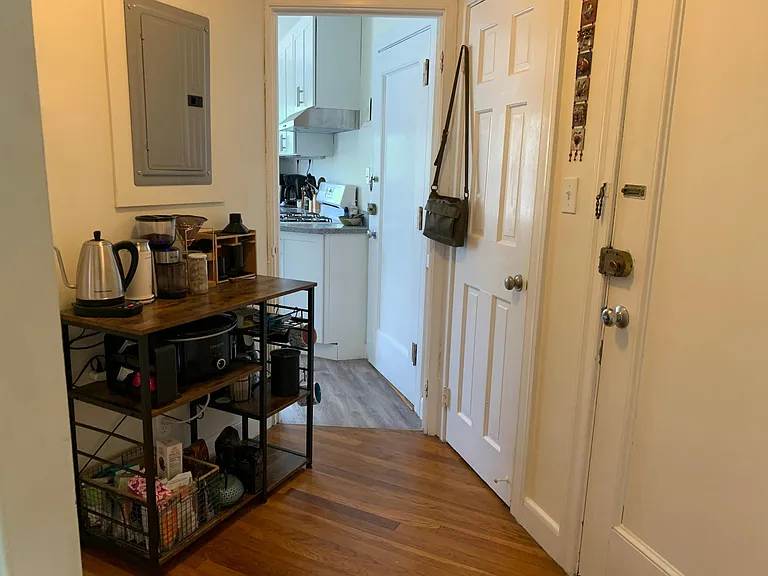 8 Garden Ct #4 — Photo 3