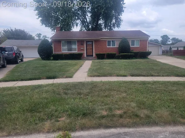 8424 Antwerp Dr, Sterling Heights, MI 48313