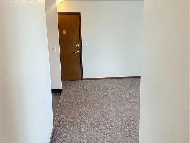 1216 S G Ave — Photo 16
