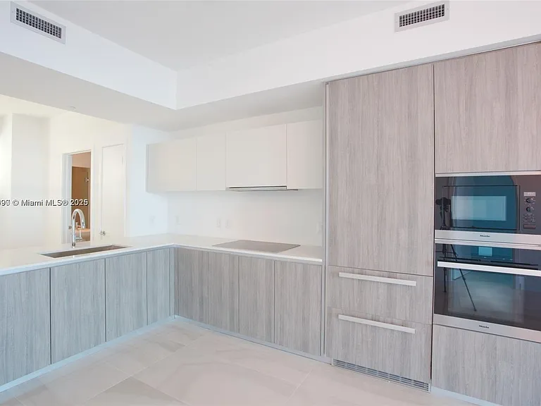 2902 NE 7th Ave — Photo 21