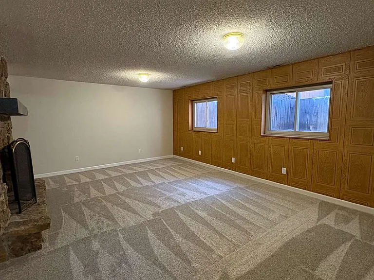 6469 Pulpit Rock Dr — Photo 20