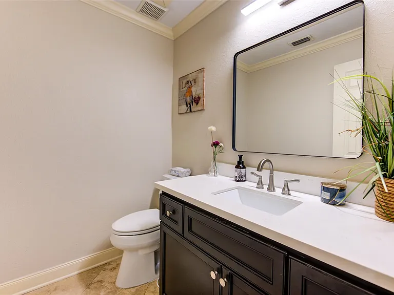 239 Litchfield Ln — Photo 17