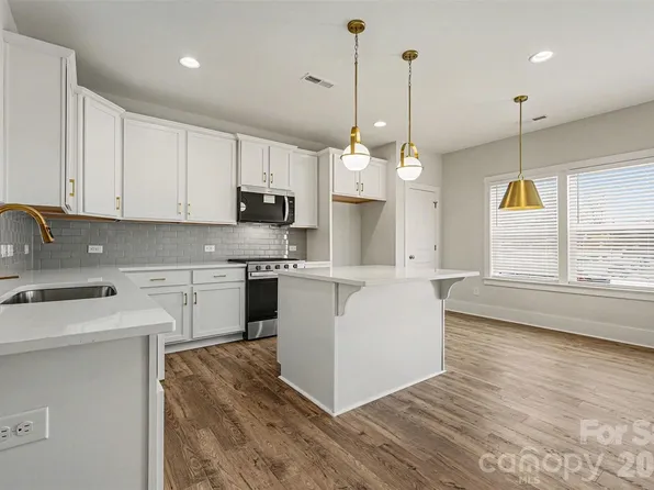 4768 Americana Ave, Charlotte, NC 28215