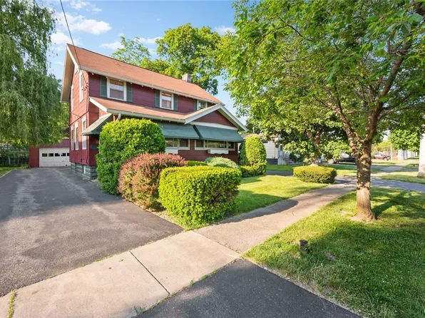 105 E Irving St, East Syracuse, NY 13057