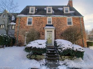 2 Charles St, Grosse Pointe, MI 48230
