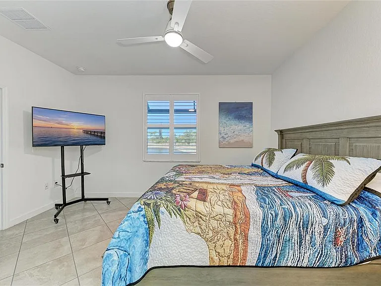 8613 Seasalt Loop — Photo 39