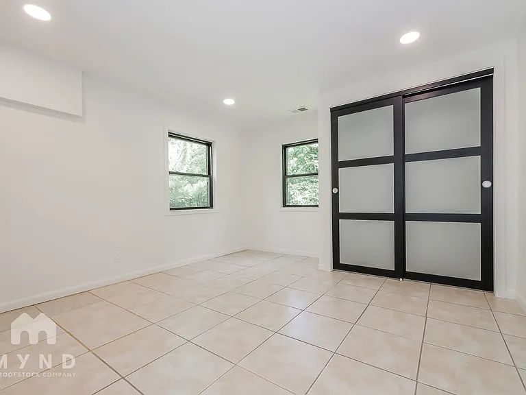 527 Lancelot Dr — Photo 24