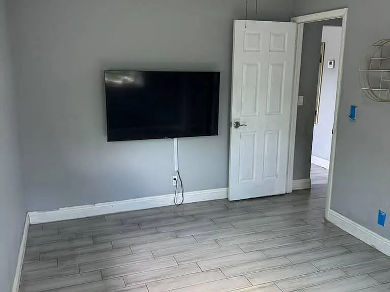1051 SW 32nd Ct #2 — Photo 9