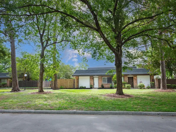 12054 Mighty Oak Dr #A, Houston, TX 77066