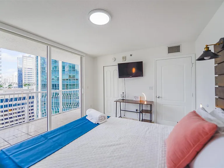 1200 Brickell Bay Dr #2324 — Photo 28