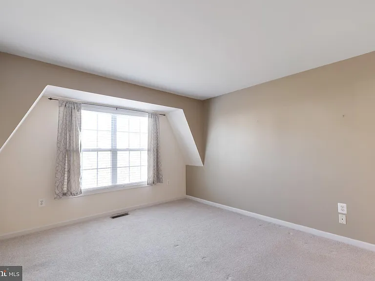 237 Jefferson Ave — Photo 11