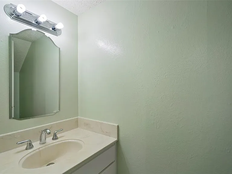 4020 Holland Ave #202 — Photo 12