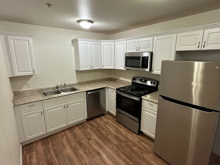 200 Railroad Ave #2 — Photo 6