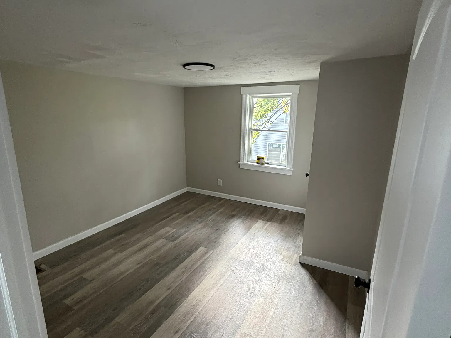 3 bed, 1.5 bath, 1200 sqft, $1,200 — Photo 4