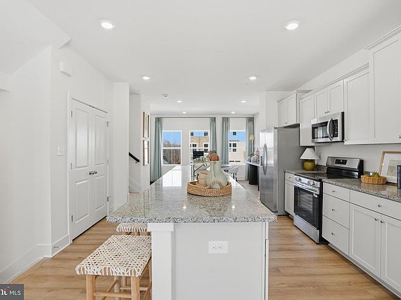 3rd image of 7610 River Reach Rd