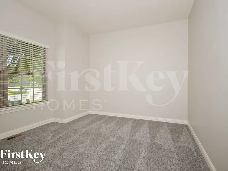 4405 Nottinghill Dr — Photo 11