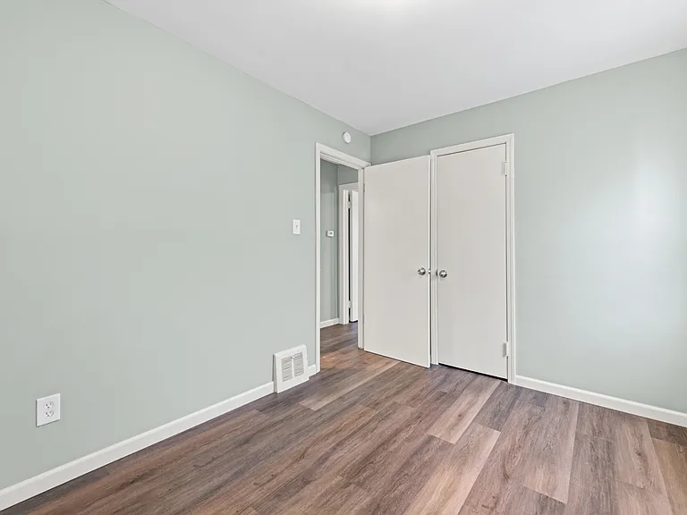 29131 Coolidge St — Photo 10