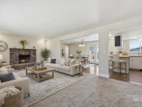 5th image of 1204 Teton Ave