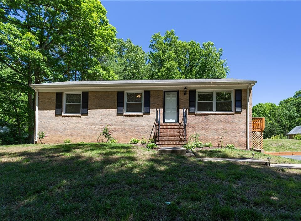 1st image of 121 Brookewood Dr