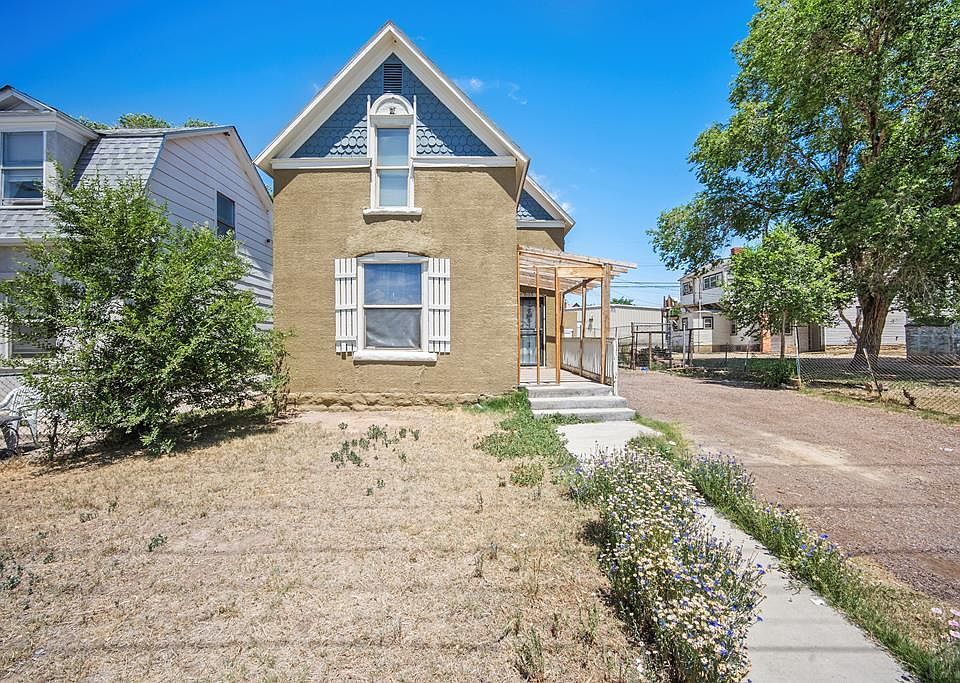 1st image of 605 W 8th St