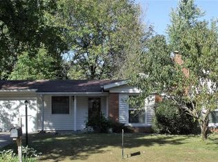 1327 Springfield Dr, Belleville, IL 62221