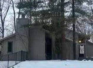 11101 Sugden Lake Rd, White Lake, MI