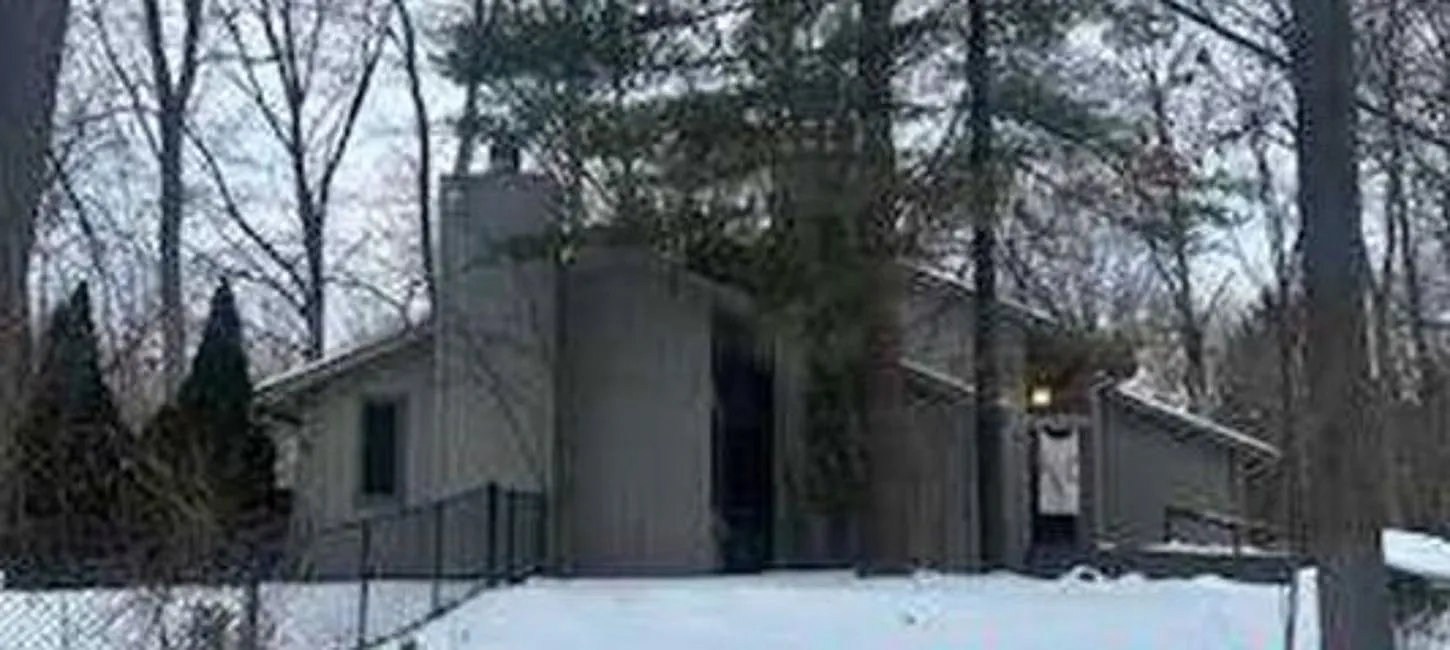11101 Sugden Lake Rd photo 1
