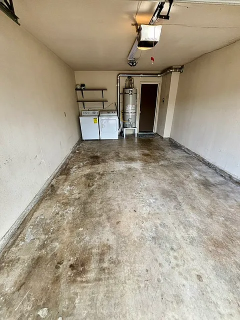 1 car garage - 3033 Colony Park Dr