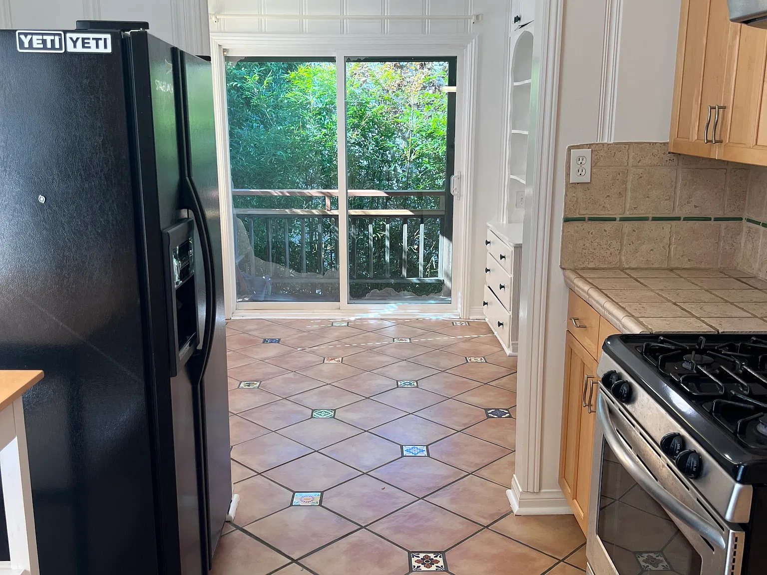 2 bed, 800 sqft, $3,950 — Photo 3