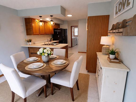 4th image of 799 Topview Dr