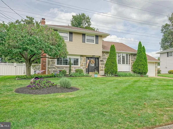 217 Maureen Dr, Cinnaminson, NJ 08077