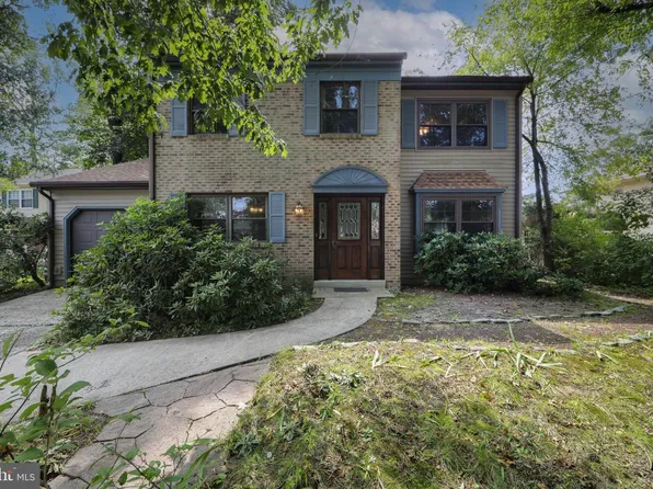 2 Pleasant View Ter, Marlton, NJ 08053