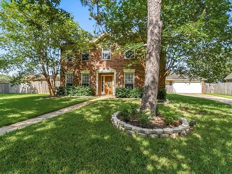 4610 Cobb Circle Dr — Photo 2