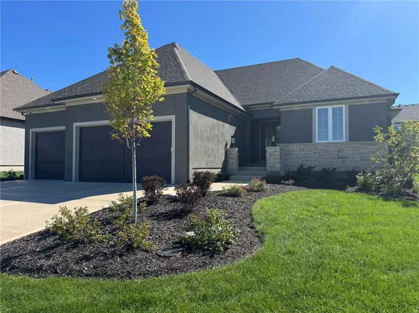 10401 W 151st Pl, Overland Park, KS 66221