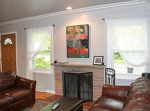 3rd image of 356 Hillcrest Dr