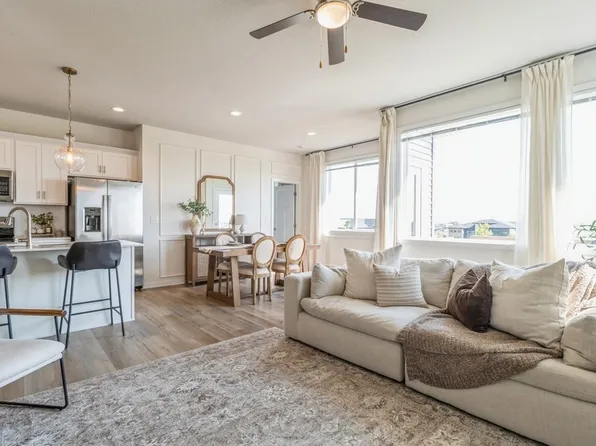 16631 Mill Pond Dr, Urbandale, IA 50323