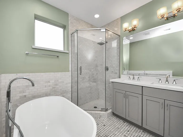1716 Stuart St — Photo 28