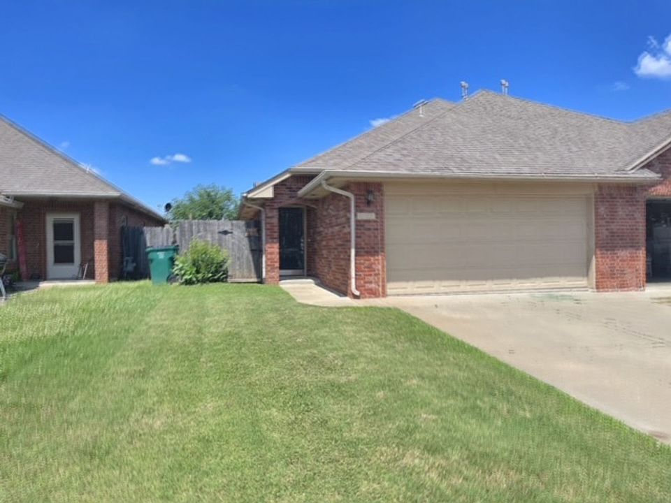 1st image of 1700 Riviera Ln #1703R
