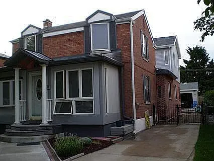 7832 W Farragut Ave photo 1