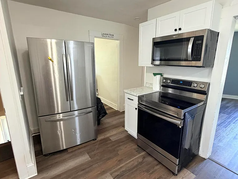 453 Morgan St #2 — Photo 2