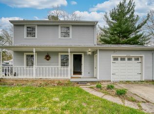 6923 Calson Dr, Lansing, MI 48911