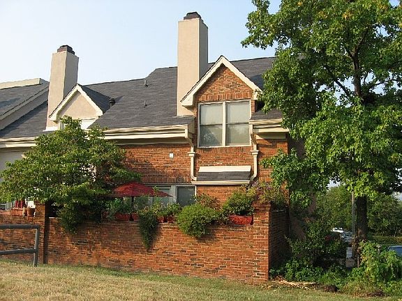 Private Brick-walled Patio