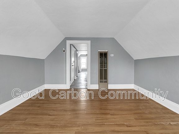 4th image of 319 W Utica St #3