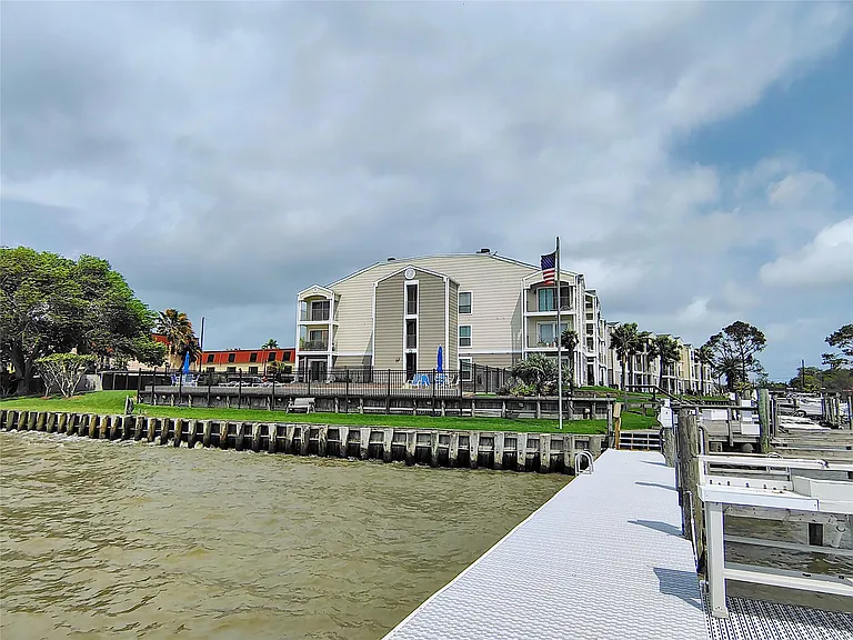 205 Yacht Club Ln #205 — Photo 19