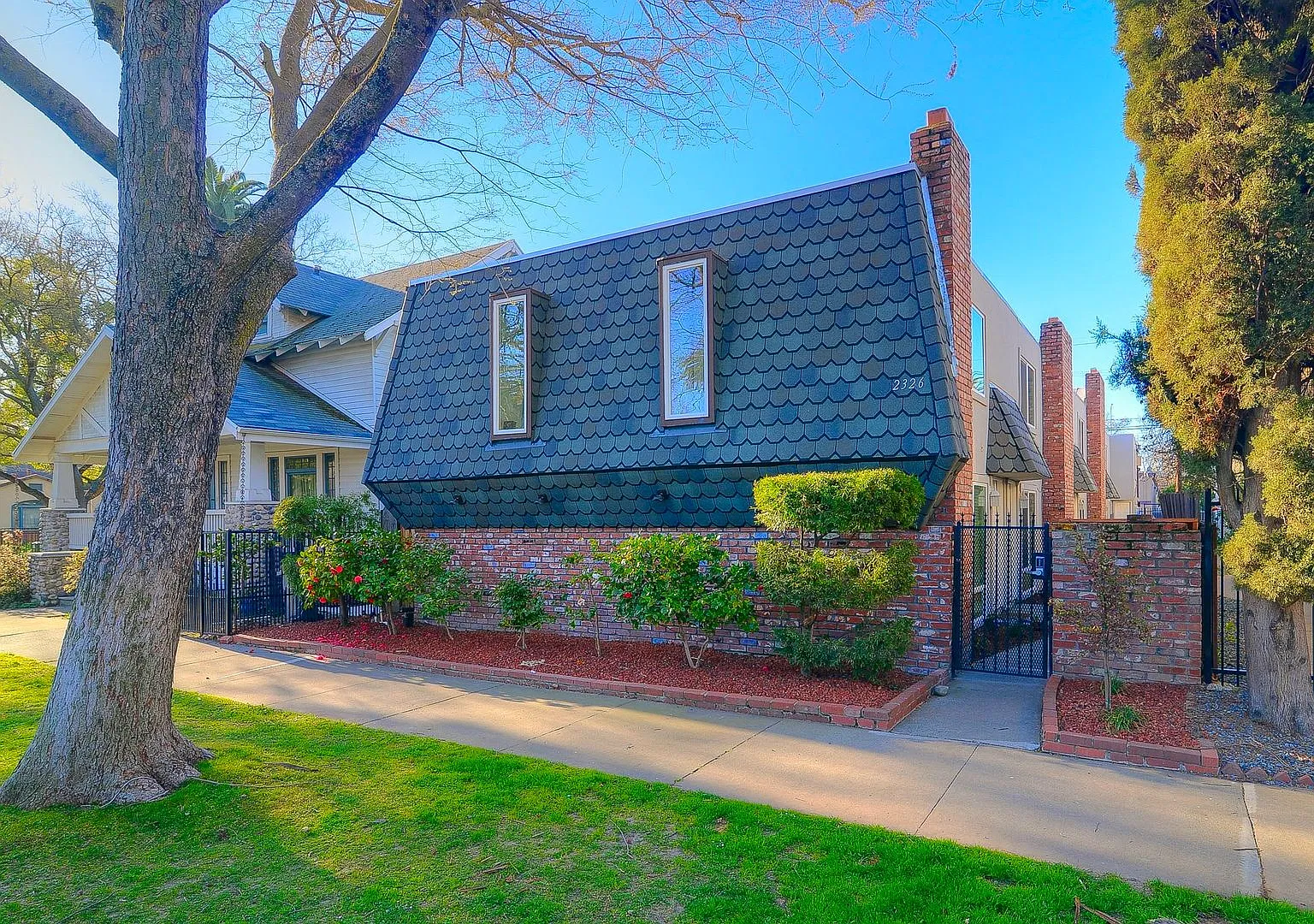 2326 V Street — Photo 1
