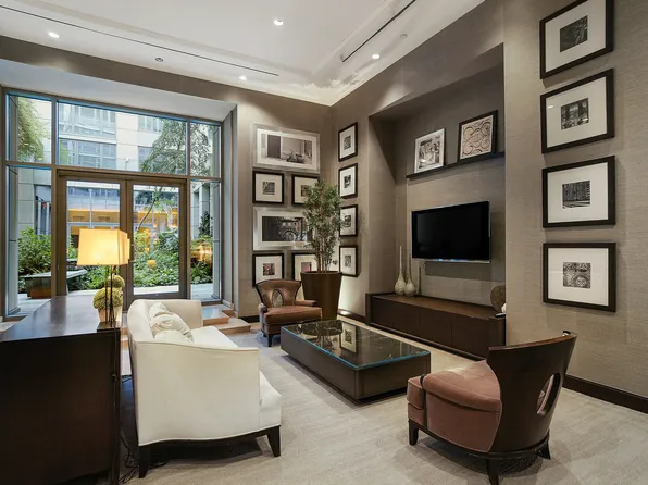 80 Riverside Boulevard image 15 of 16