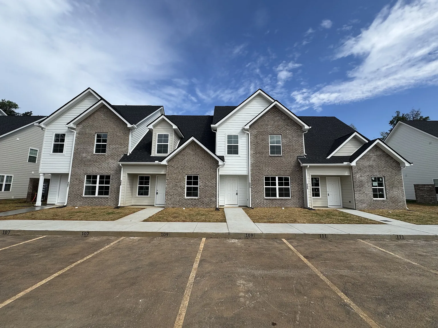 4 bed, 2.5 bath, 1497 sqft, $1,950 — Photo 1