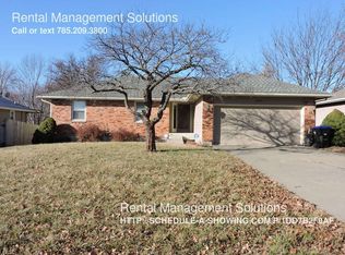 2831 SW Herefordshire Rd, Topeka, KS 66614