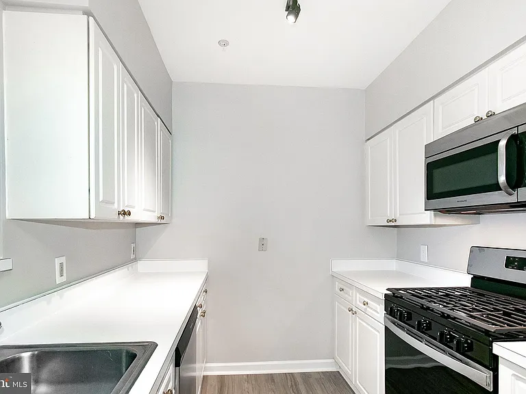 2204 Westcourt Ln #306 — Photo 13