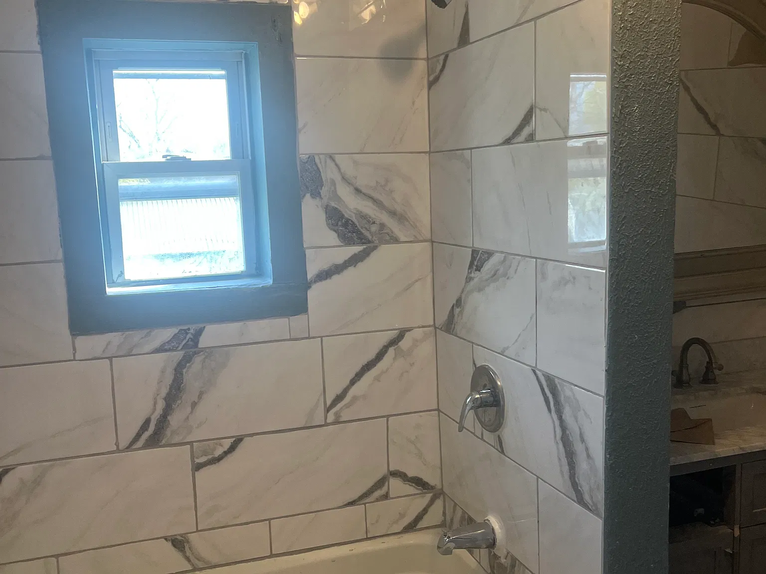 5 bed, 2500 sqft, $2,180 — Photo 1